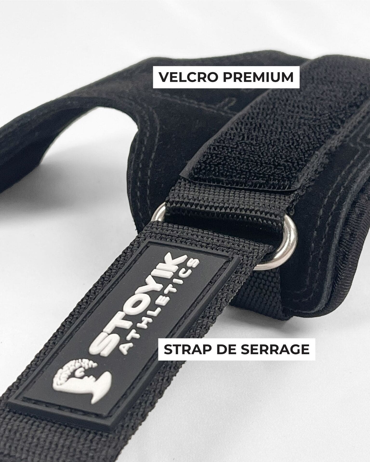 Détail de l'anneau métallique et du velcro d'une sangle de tirage STOYIK Athletics, permettant un ajustement personnalisé